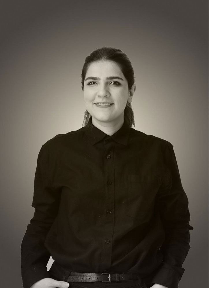 نیلوفر انوشه . معمار