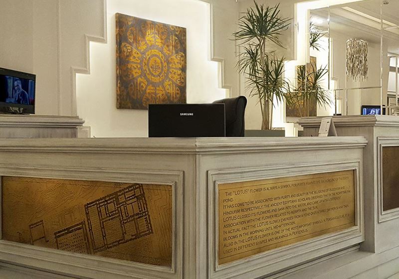 لابی گروه اقتصادی معماری لوتوس