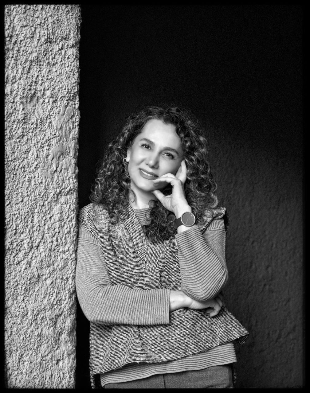 پروانه صابری . موسس دفتر طراحی داخلی و نقاش